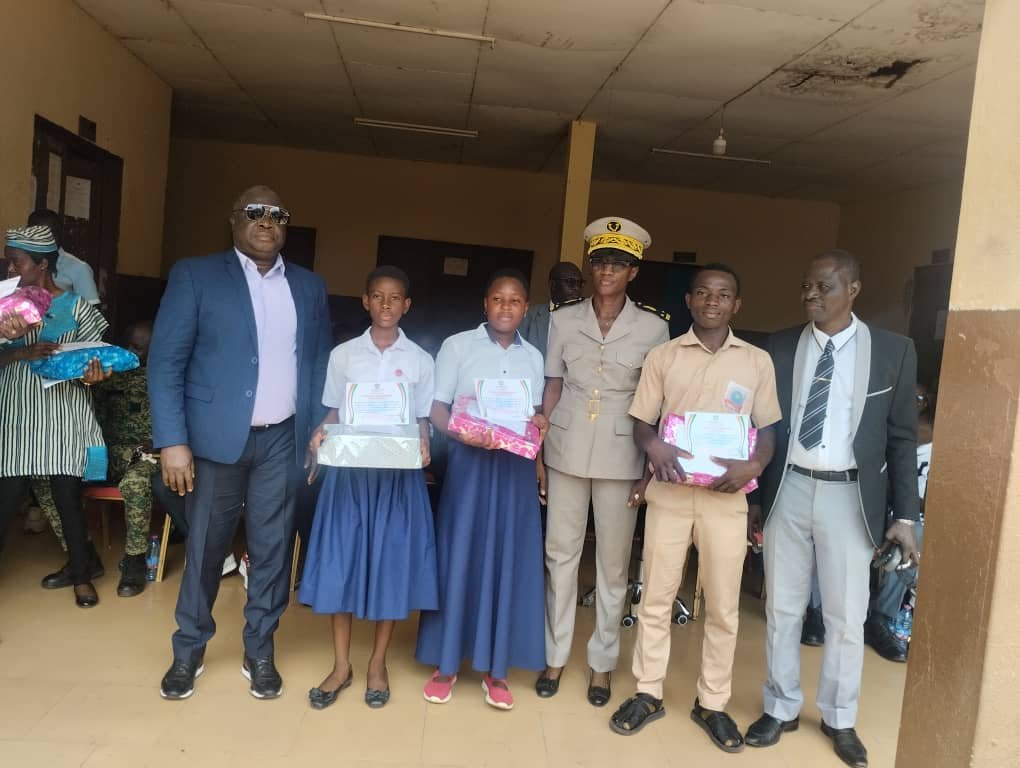 Journée de l&rsquo;Excellence à Assuefry : Yoboua Kouabenan Ceverin récompense les meilleurs élèves de la commune